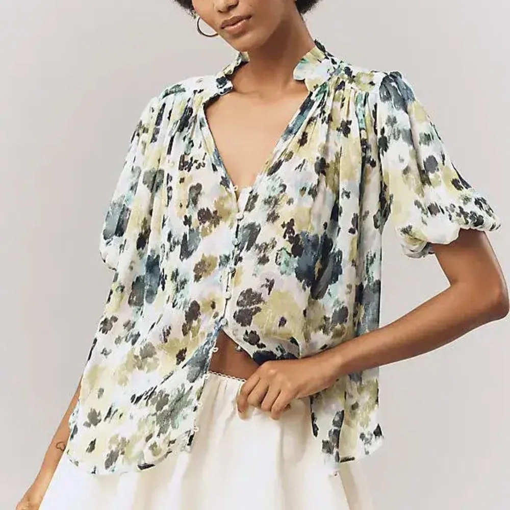 Nwot Anthropologie Floral short sleeve Blouse